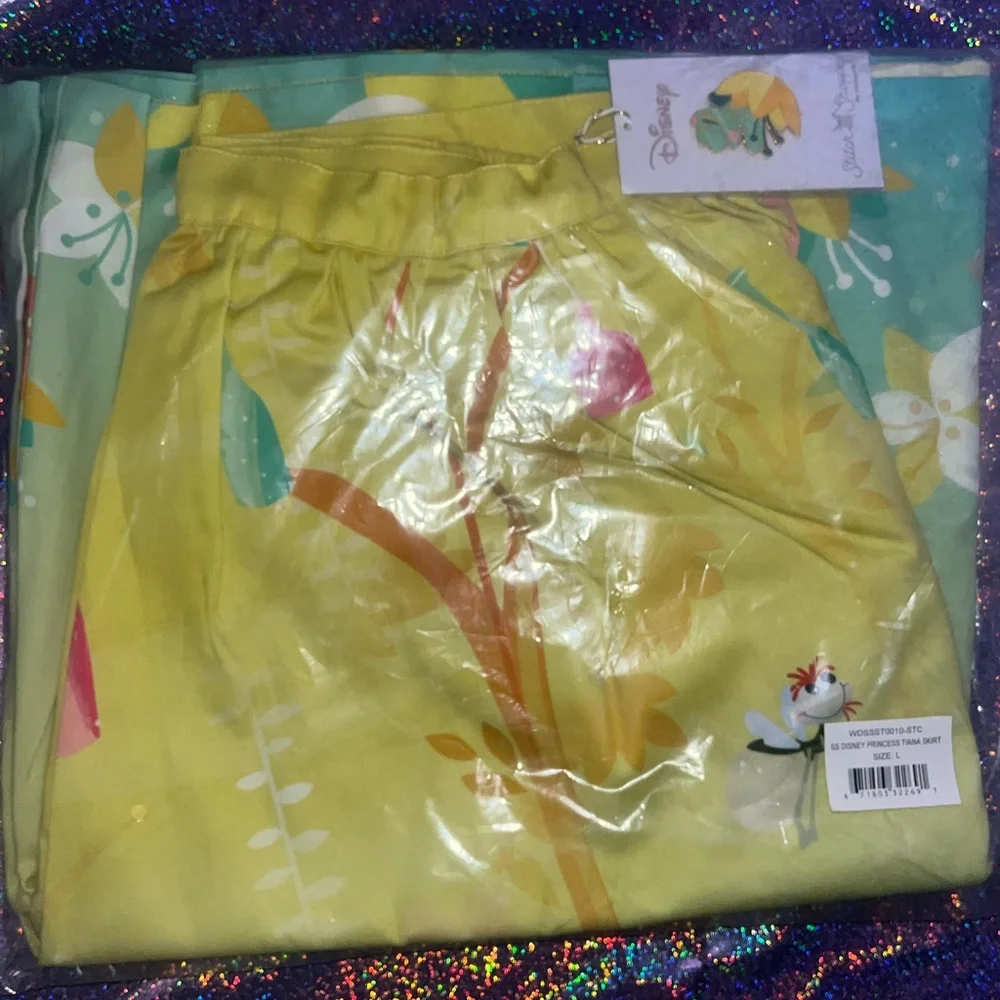 Tiana Loungefly Stitch Shoppe skirt - Picture 4 of 7